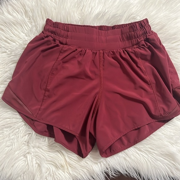 LULULEMON Hotty Hot 4" Short - Picture 3 of 9